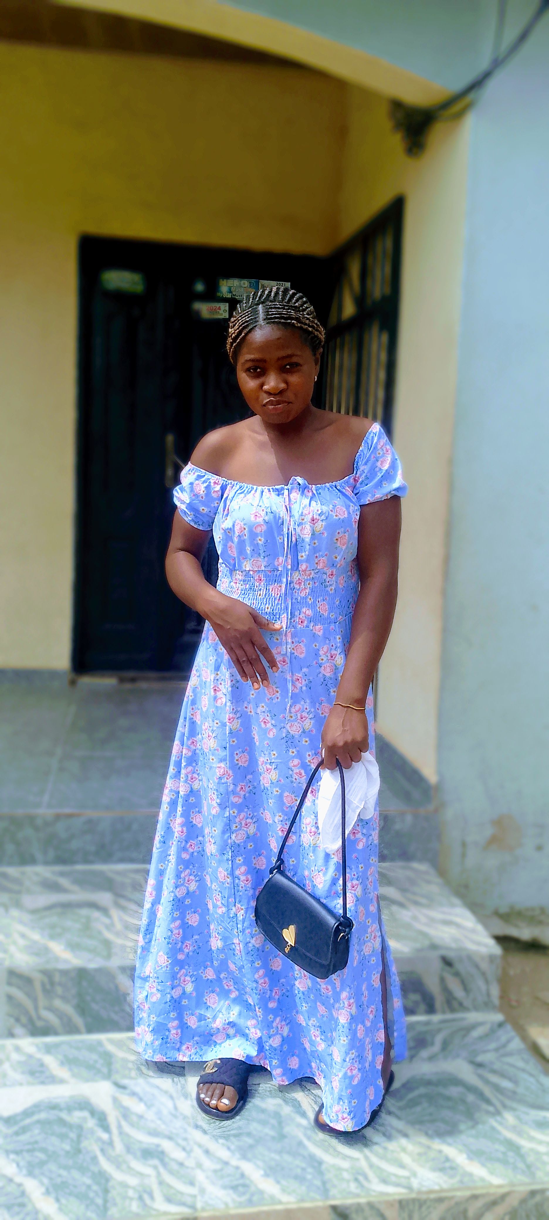 Azembe nguher Olivia